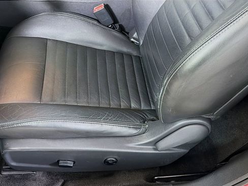 Used 2011 Dodge Challenger image 20