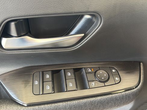 New 2026 Nissan Kicks SV w/ Cold Weather Package FWD image 18