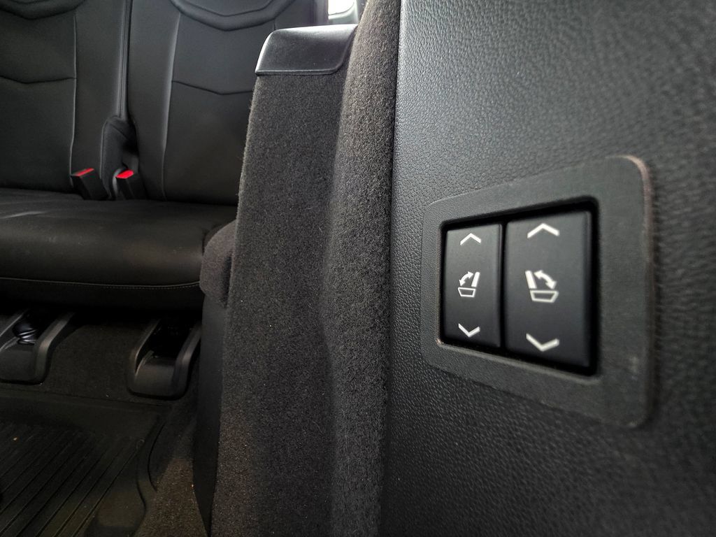 Used 2025 Cadillac XT6 Sport w/ LPO, Floor Liner Package AWD/4WD image 70