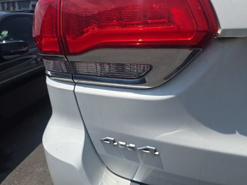 Used 2019 Jeep Grand Cherokee Limited w/ Luxury Group II AWD/4WD image 7