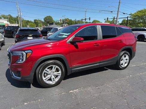 Used 2023 GMC Terrain SLE FWD image 3