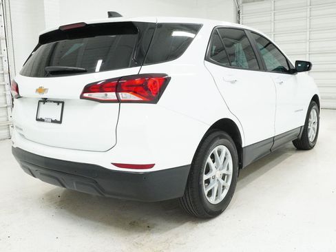 Used 2024 Chevrolet Equinox LS w/ Driver Confidence II Package FWD image 29