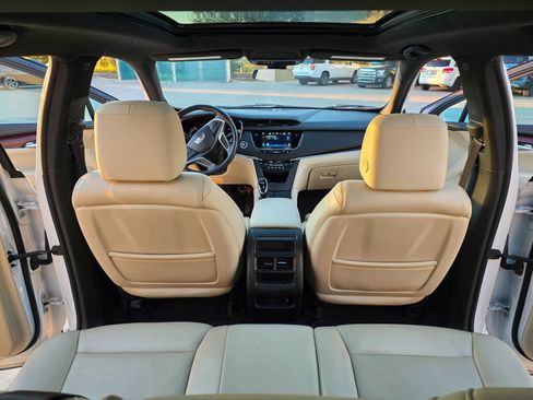 Used 2017 Cadillac XT5 Luxury w/ Driver Awareness Package image 33