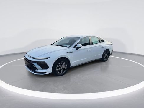 New 2026 Hyundai Sonata Blue FWD image 4