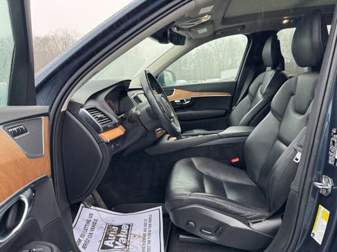 Used 2021 Volvo XC90 T6 Momentum image 15