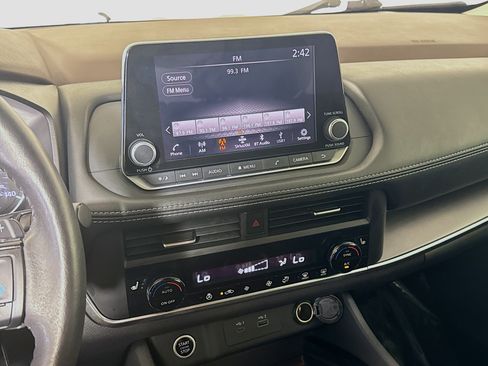 Used 2023 Nissan Rogue SV w/ SV Premium B Package FWD image 18