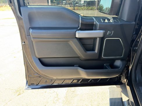 Used 2019 Ford F150 Platinum w/ Equipment Group 701A Luxury AWD/4WD image 18