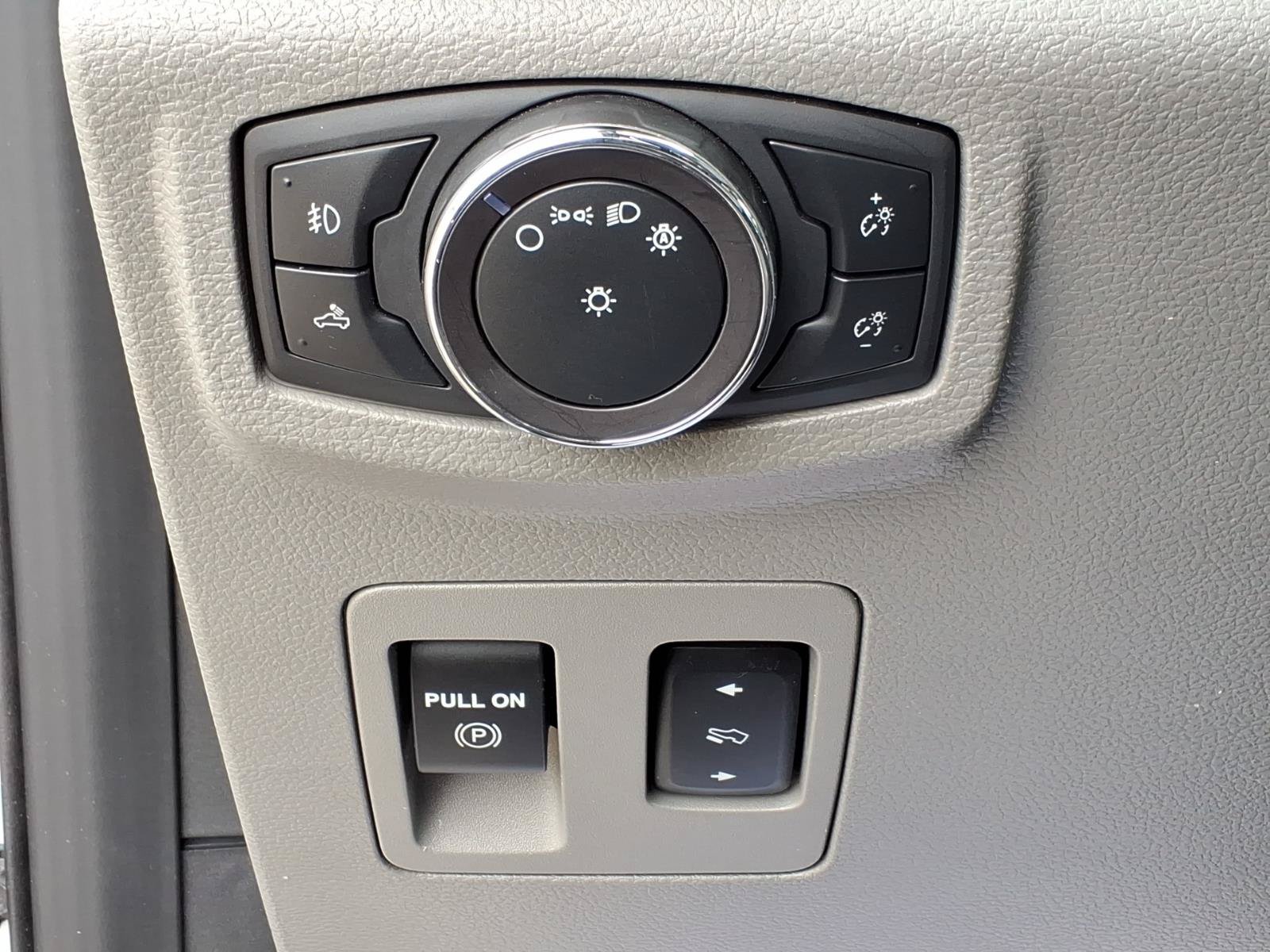 Used 2019 Ford F150 XLT w/ Equipment Group 302A Luxury AWD/4WD image 16