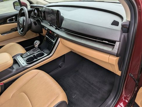 Certified 2024 Kia Carnival EX FWD image 13