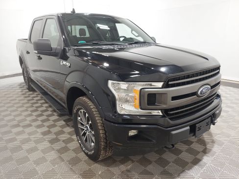 Used 2018 Ford F150 XLT w/ Equipment Group 302A Luxury AWD/4WD image 4