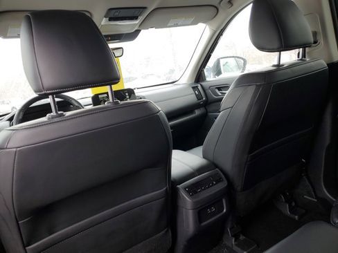 Certified 2025 Nissan Pathfinder SL image 28