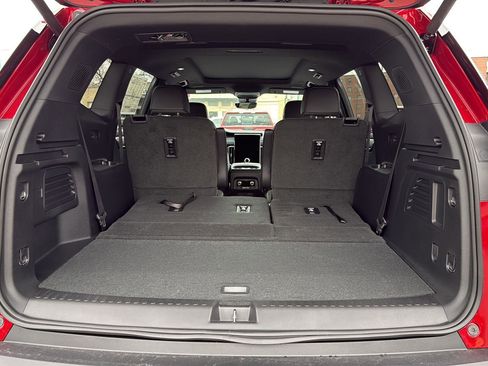 New 2026 GMC Acadia AT4 w/ Luxury Package image 16