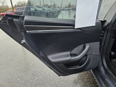 Used 2021 Tesla Model S Plaid image 19