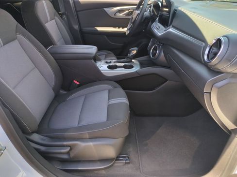 Used 2025 Chevrolet Blazer LT AWD/4WD image 24