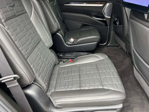 Used 2025 Cadillac Escalade Sport Platinum w/ LPO, ONYX Package image 23