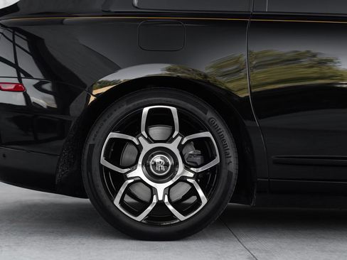 Used 2023 Rolls-Royce Cullinan Black Badge w/ Leather Finishing Pack AWD/4WD image 9
