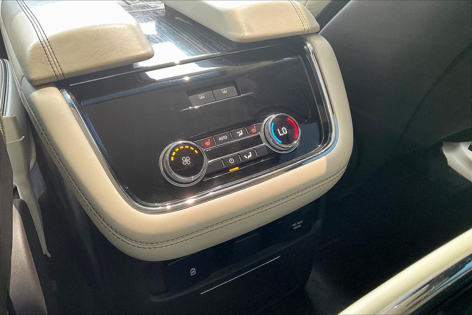 Used 2020 Lincoln Navigator Black Label w/ Cargo Convenience Package AWD/4WD image 10