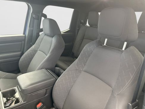 Used 2024 Toyota Tacoma SR5 AWD/4WD image 9