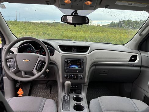 Used 2014 Chevrolet Traverse LS FWD image 17