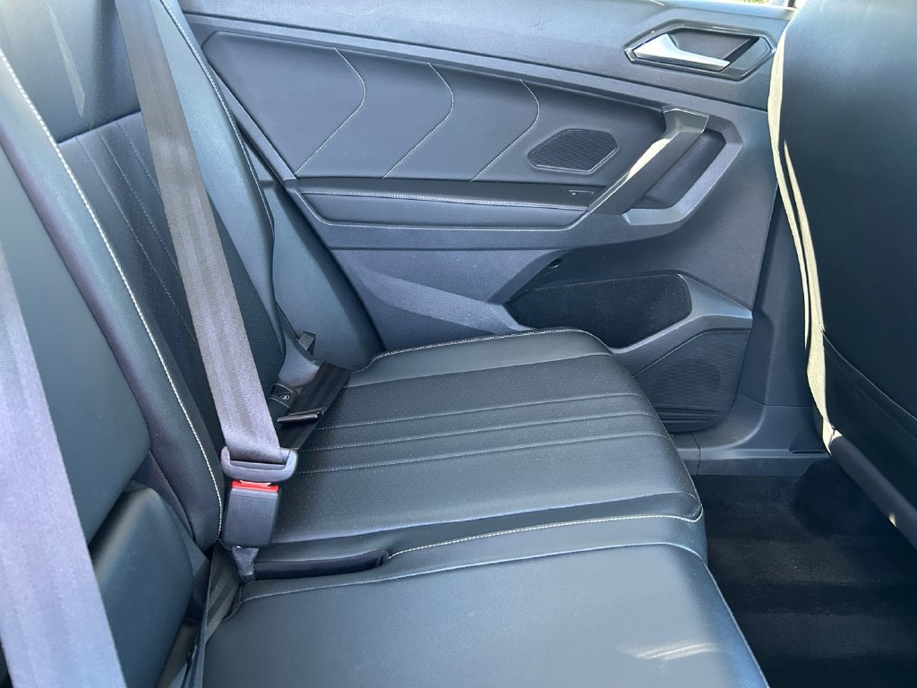Used 2022 Volkswagen Tiguan SE AWD/4WD image 17