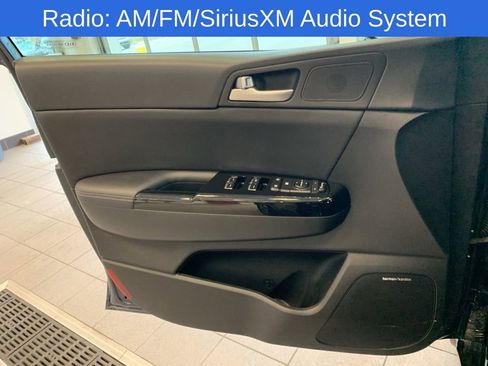 Used 2021 Kia Sportage EX w/ EX Technology Package image 8