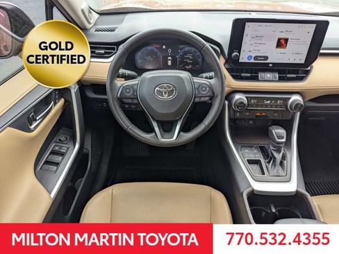 Used 2023 Toyota RAV4 Limited image 15