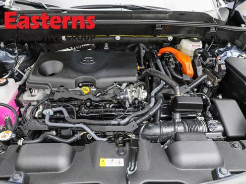 Used 2024 Toyota Venza LE image 7