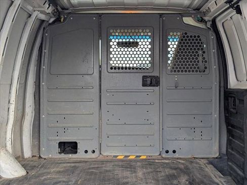 Used 2018 Chevrolet Express 2500 w/ Driver Convenience Package image 6