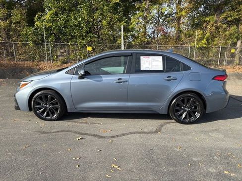 Used 2024 Toyota Corolla SE image 2