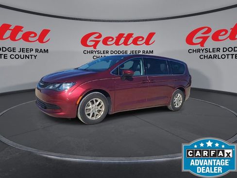 Used 2017 Chrysler Pacifica LX image 4