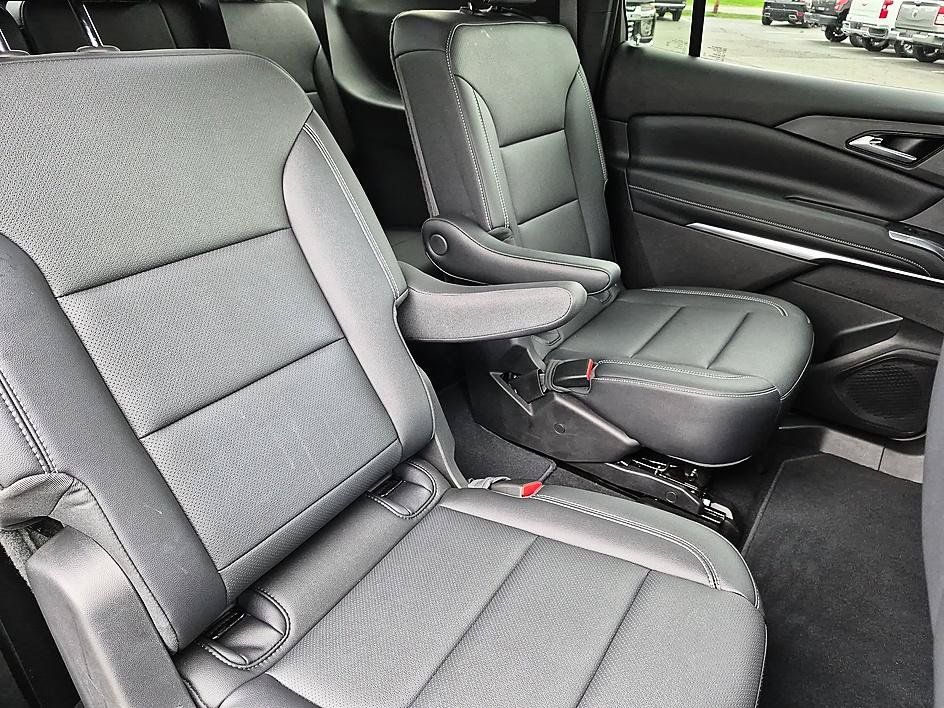 Certified 2026 Chevrolet Traverse LT FWD image 33