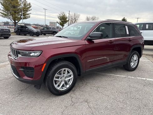 New 2026 Jeep Grand Cherokee Laredo AWD/4WD image 14
