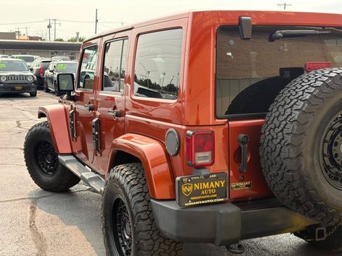 Used 2014 Jeep Wrangler Unlimited Sahara w/ Dual Top Group AWD/4WD image 41