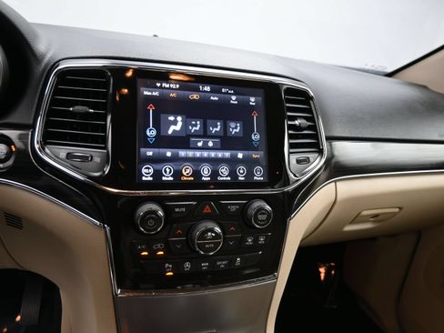Used 2019 Jeep Grand Cherokee Limited RWD image 18