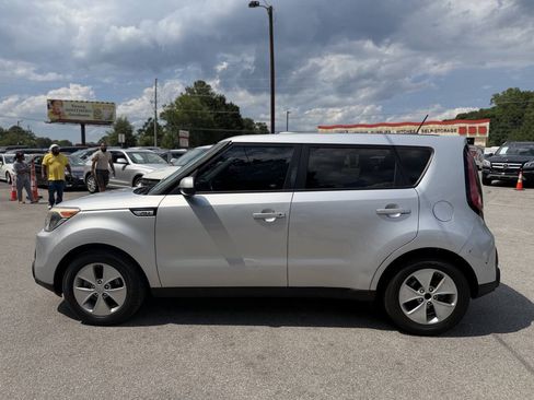 Used 2015 Kia Soul FWD image 8