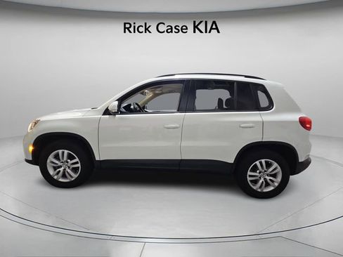 Used 2017 Volkswagen Tiguan S image 3