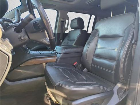 Used 2019 GMC Yukon XL Denali image 16