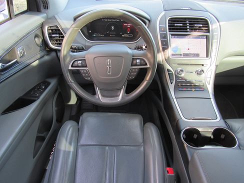 Certified 2020 Lincoln Nautilus Reserve w/ Equipment Group 201A image 12