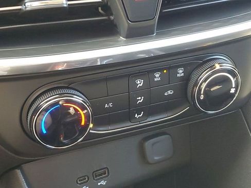 Used 2024 Buick Encore GX Preferred image 17