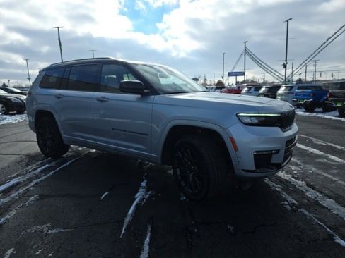 Used 2024 Jeep Grand Cherokee L Summit image 8