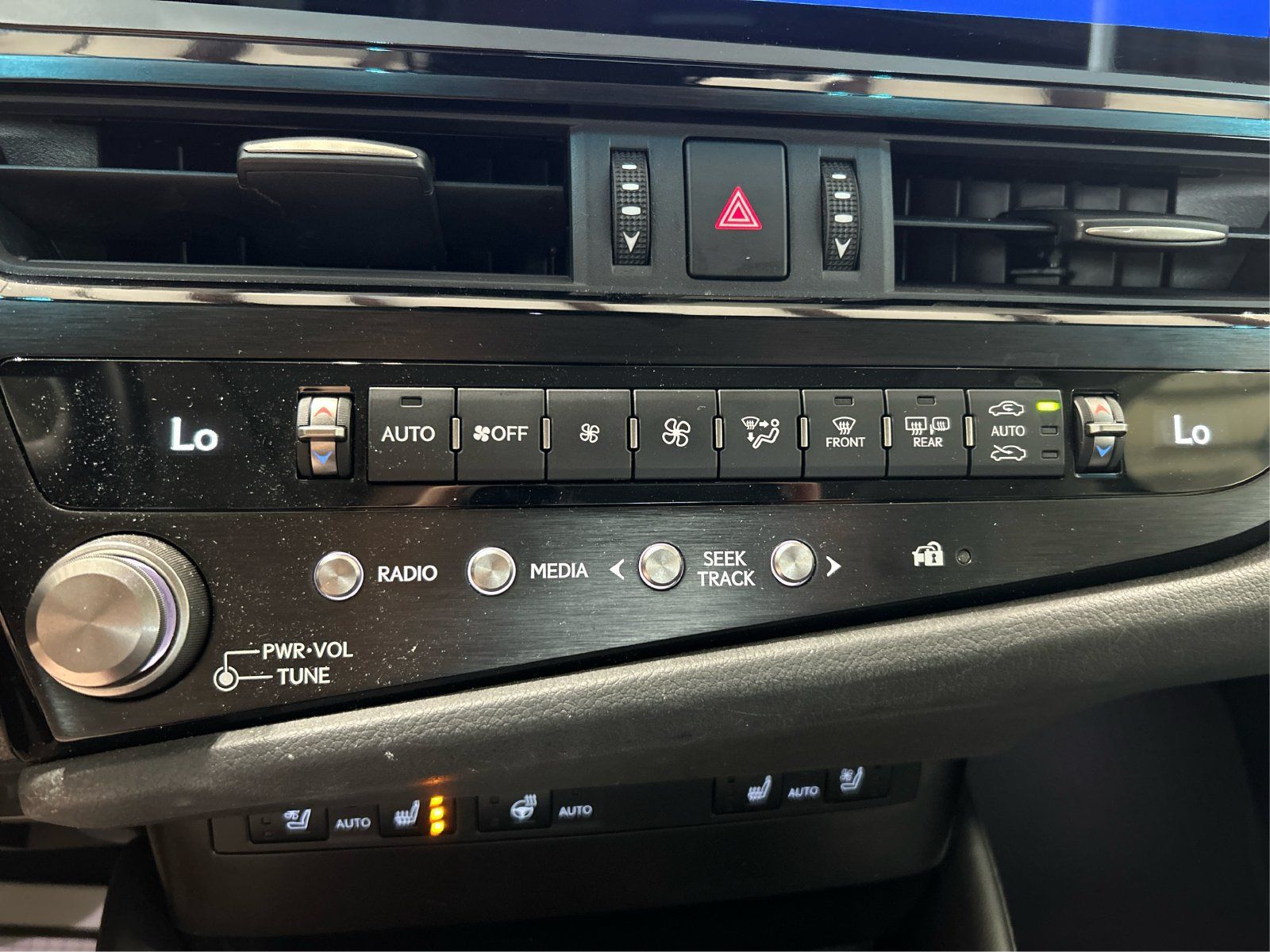 Used 2025 Lexus ES 350 w/ Accessory Package (Z1) FWD image 26