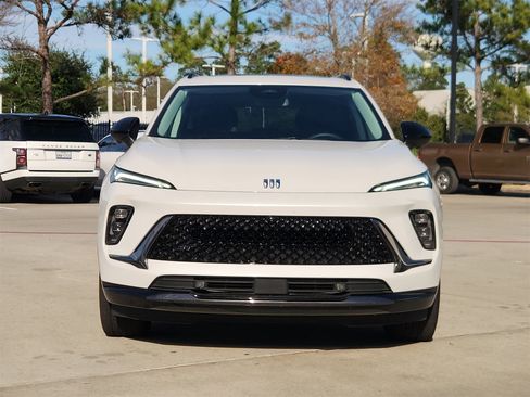 Used 2024 Buick Envision Sport Touring image 4