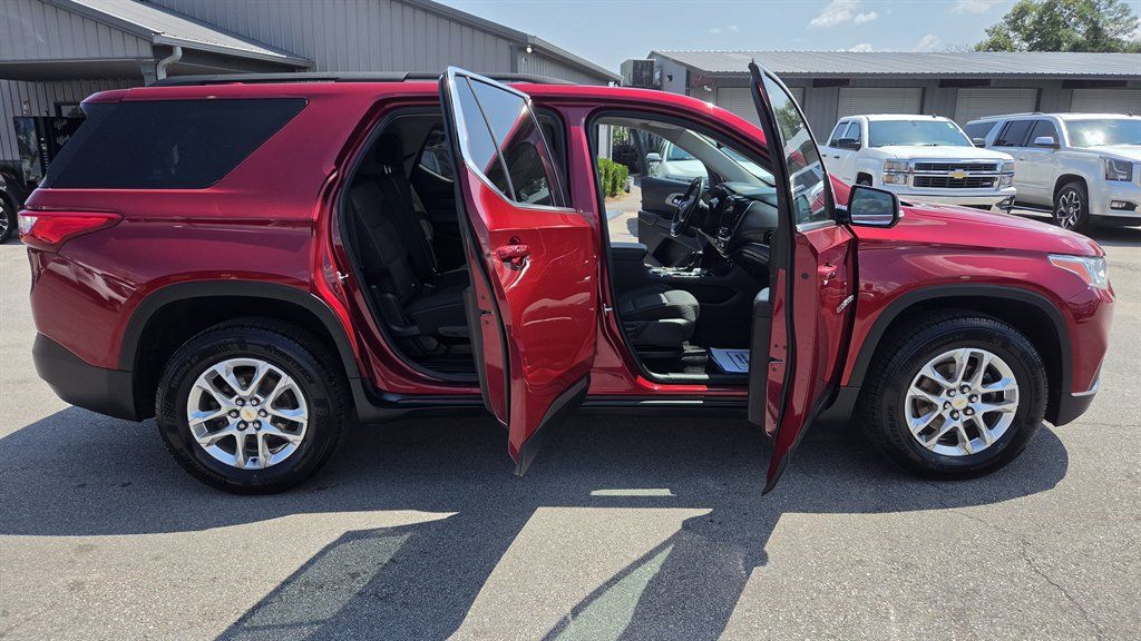 Used 2020 Chevrolet Traverse LT FWD image 6