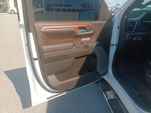 Used 2022 GMC Sierra 1500 Denali AWD/4WD image 11