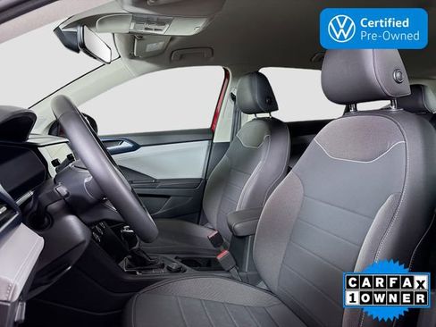 Certified 2024 Volkswagen Taos SE image 21