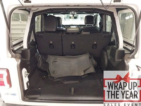 Used 2022 Jeep Wrangler Unlimited Sahara w/ Cold Weather Group image 28