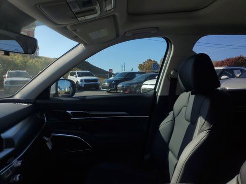 New 2025 Kia Telluride S image 18