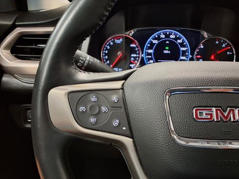 Used 2021 GMC Acadia Denali w/ Denali Technology Package image 30