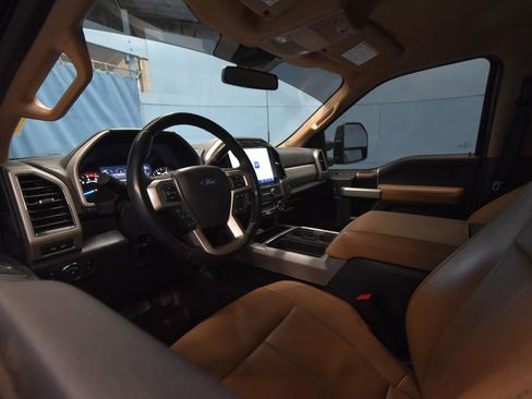 Used 2022 Ford F350 Lariat w/ Lariat Value Package image 2