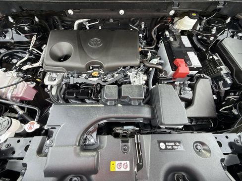 Certified 2025 Toyota RAV4 LE FWD image 17